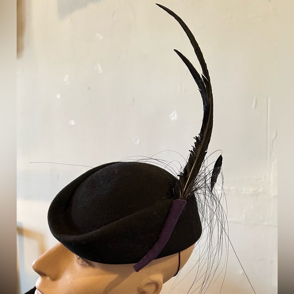 Authentic 50’s Vintage Black Felt Hat with Stylish Feathers